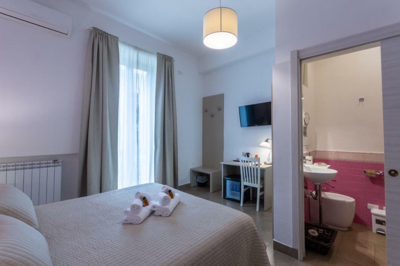 B&B Cairoli Messina Exteriör bild